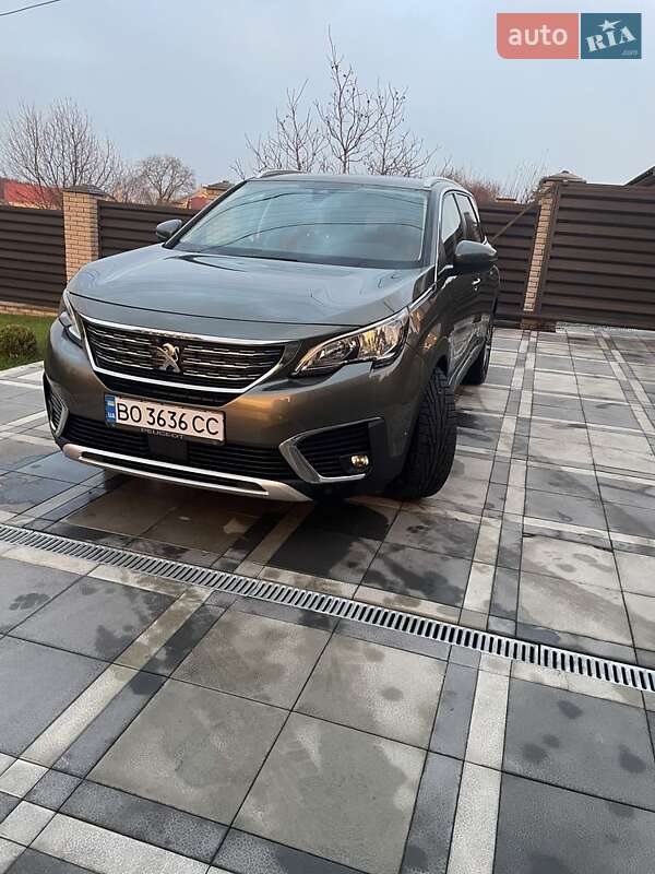Внедорожник / Кроссовер Peugeot 5008 2017 в Тернополе