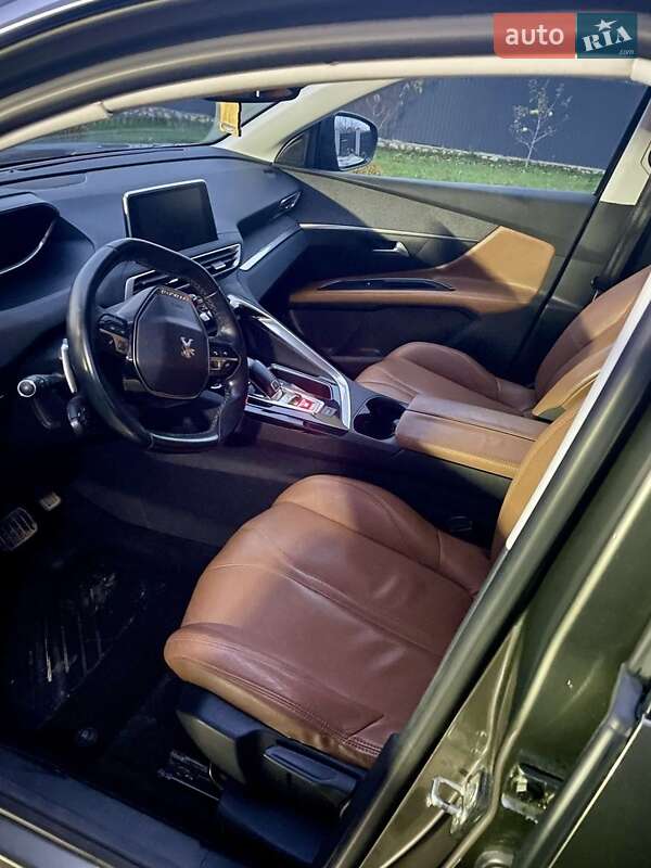 Внедорожник / Кроссовер Peugeot 5008 2017 в Тернополе