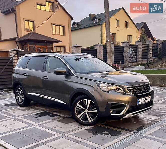 Внедорожник / Кроссовер Peugeot 5008 2017 в Тернополе