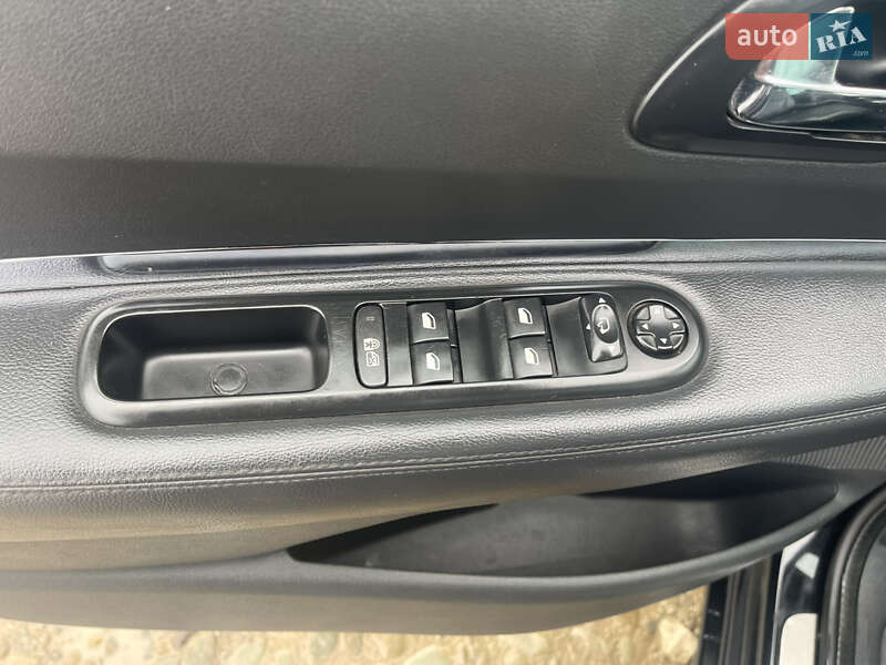 Микровэн Peugeot 5008 2013 в Тернополе