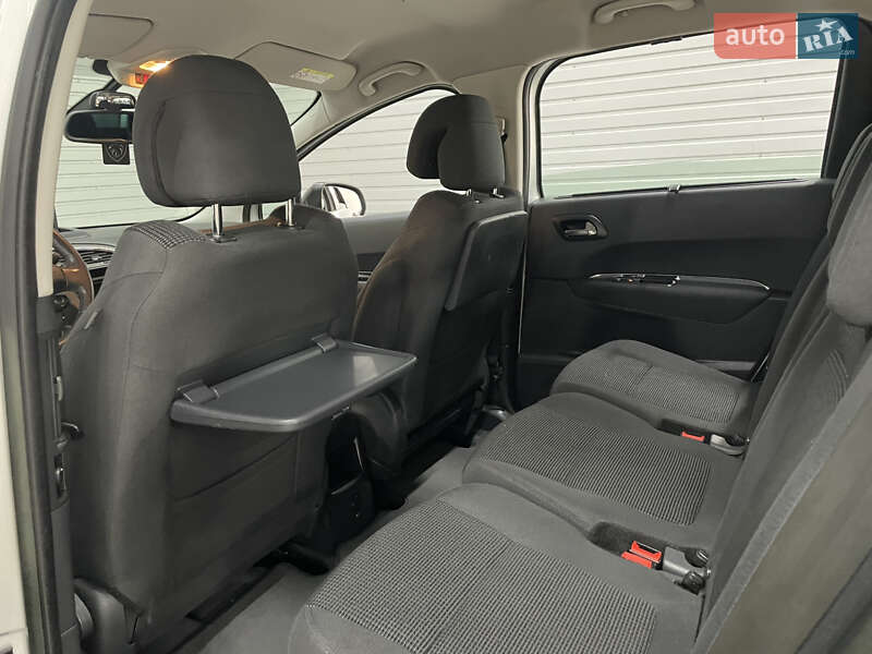 Микровэн Peugeot 5008 2014 в Стрые