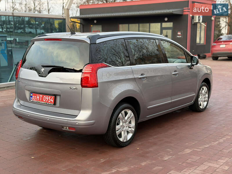 Микровэн Peugeot 5008 2015 в Ровно