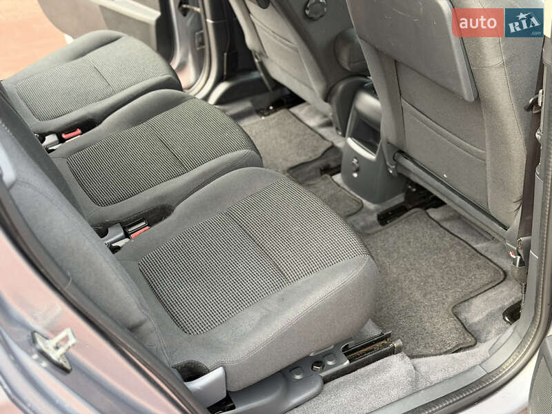 Микровэн Peugeot 5008 2015 в Ровно