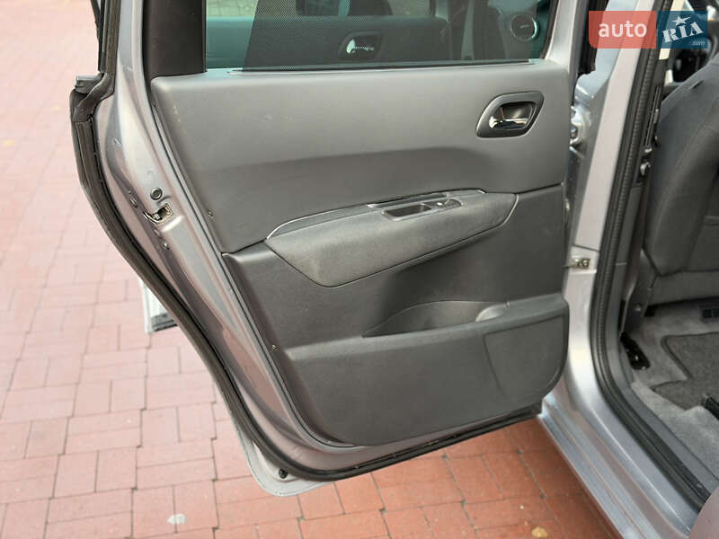 Микровэн Peugeot 5008 2015 в Ровно