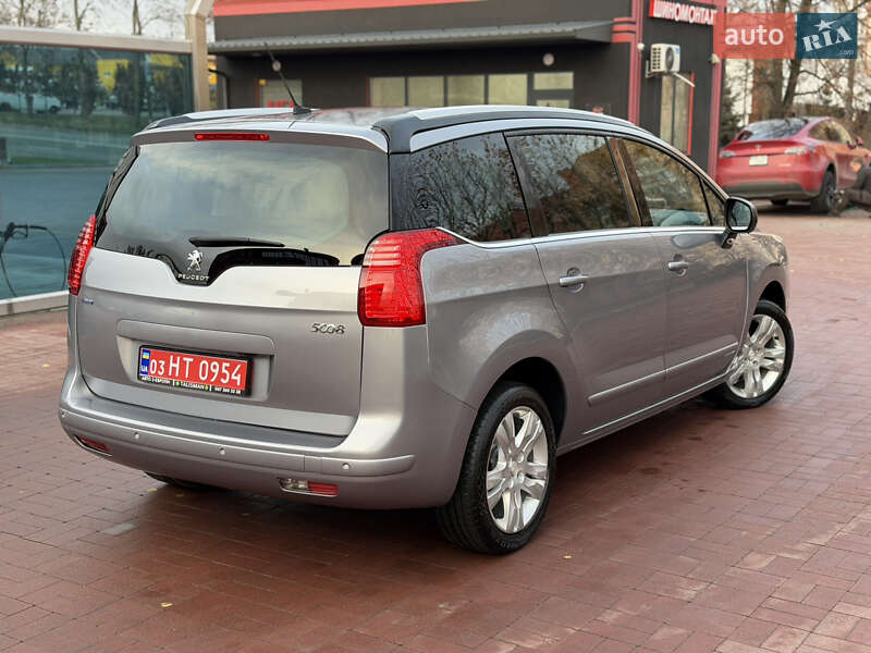 Микровэн Peugeot 5008 2015 в Ровно