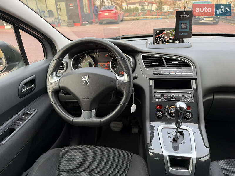 Микровэн Peugeot 5008 2015 в Ровно