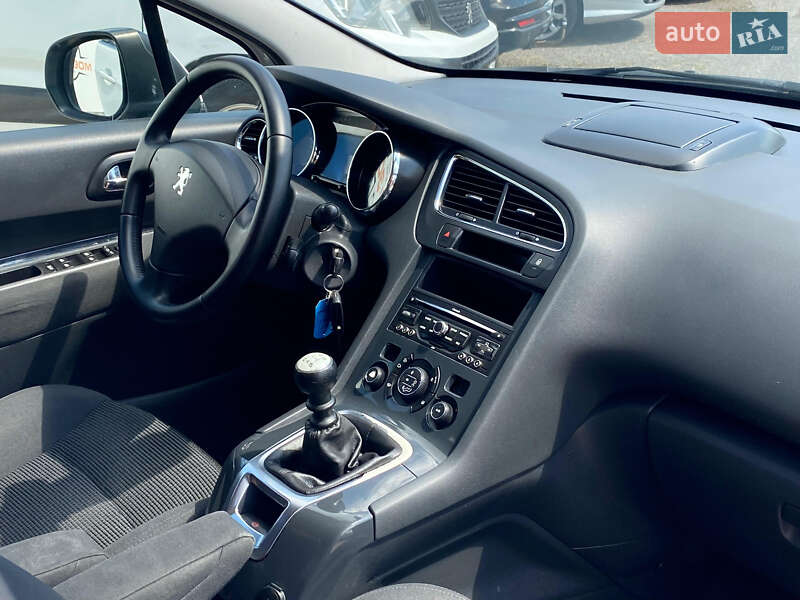 Микровэн Peugeot 5008 2013 в Ровно