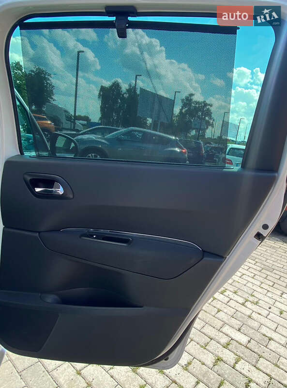 Микровэн Peugeot 5008 2013 в Ровно