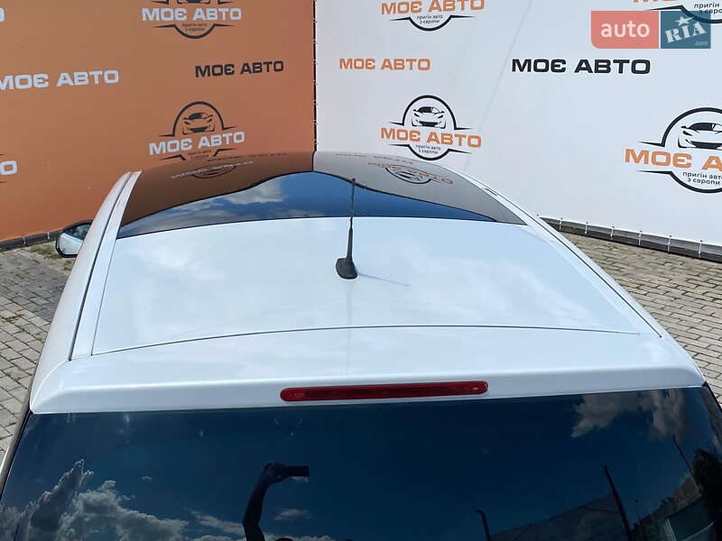 Микровэн Peugeot 5008 2013 в Ровно