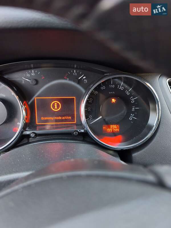 Мікровен Peugeot 5008 2011 в Щасливе