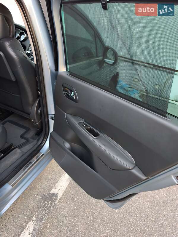 Мікровен Peugeot 5008 2011 в Щасливе