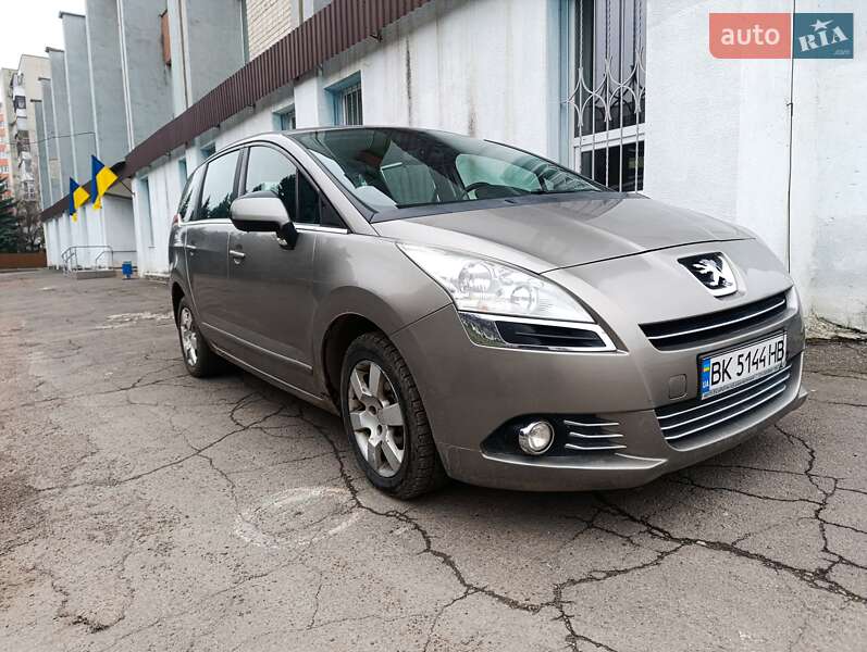 Мікровен Peugeot 5008 2010 в Рівному