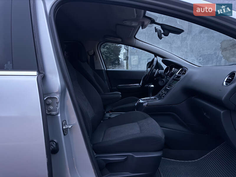 Мікровен Peugeot 5008 2010 в Рівному