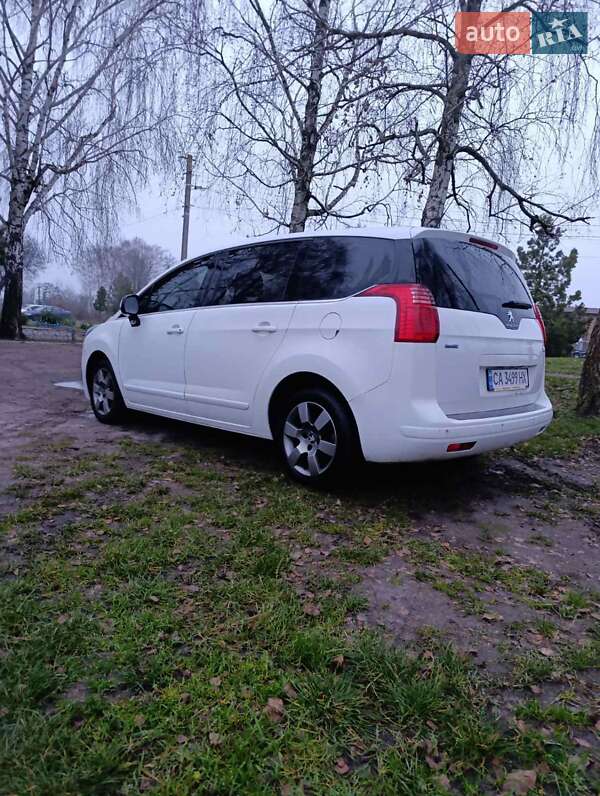 Мікровен Peugeot 5008 2015 в Пирятині