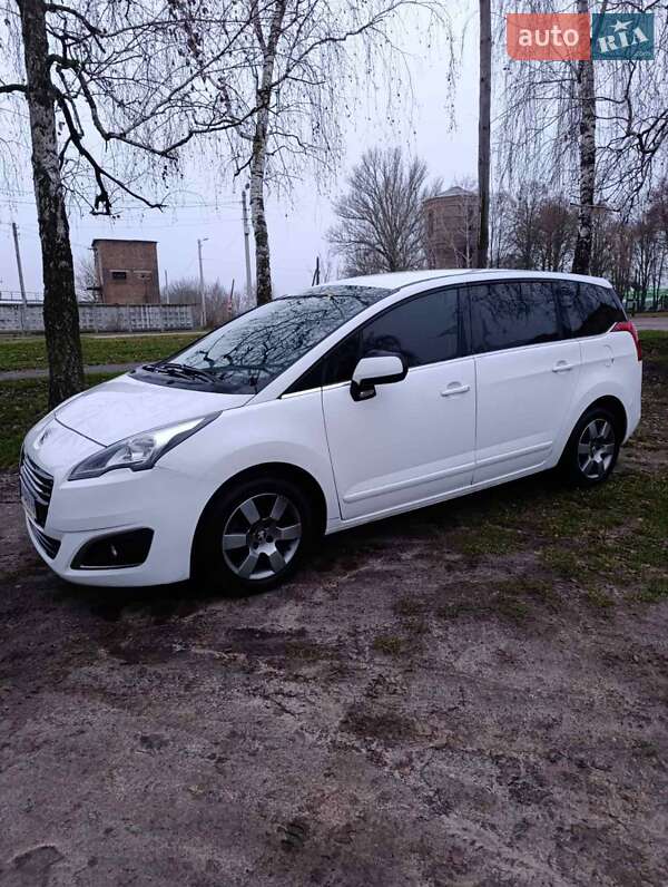 Мікровен Peugeot 5008 2015 в Пирятині