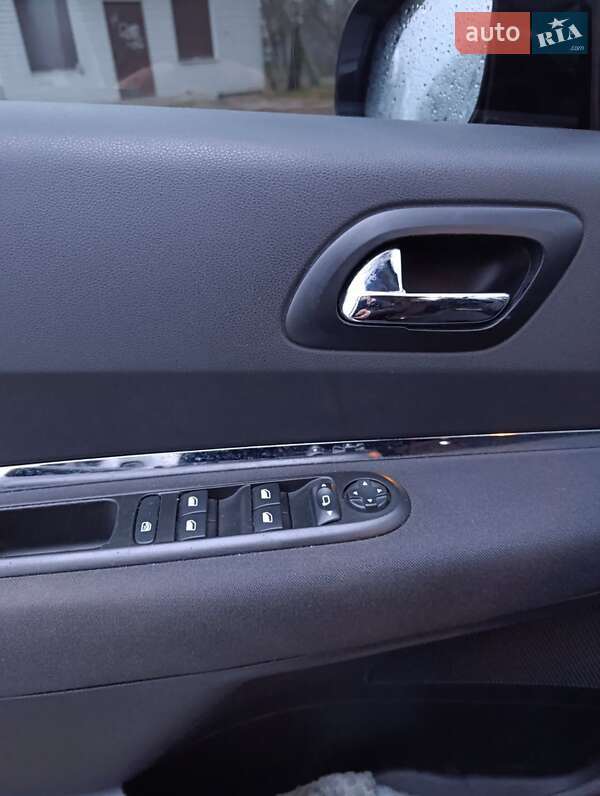 Мікровен Peugeot 5008 2015 в Пирятині