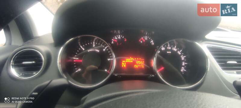 Микровэн Peugeot 5008 2015 в Нетешине фото 9 Микровэн Peugeot 5008 2015 в Нетешине