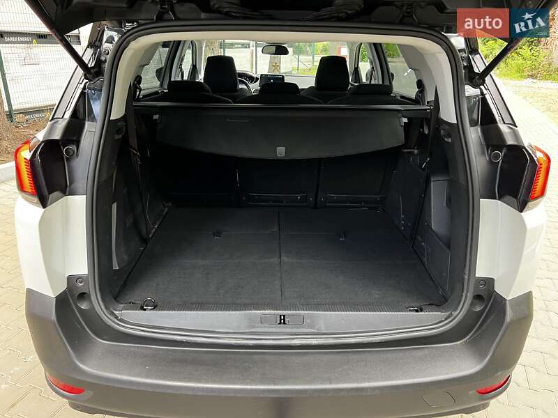 Внедорожник / Кроссовер Peugeot 5008 2019 в Львове