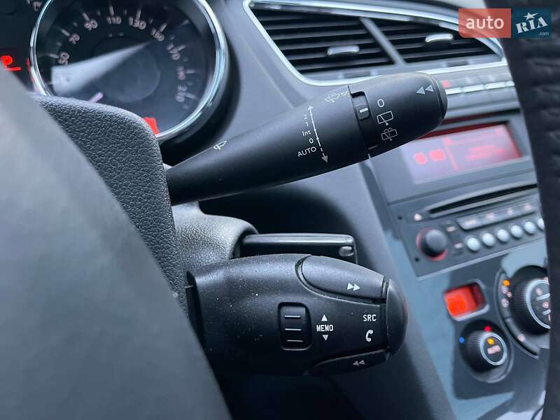 Мікровен Peugeot 5008 2012 в Києві