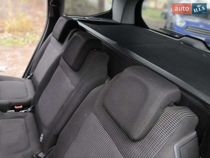 Микровэн Peugeot 5008 2009 в Звягеле