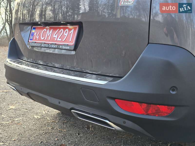 Внедорожник / Кроссовер Peugeot 5008 2021 в Калуше