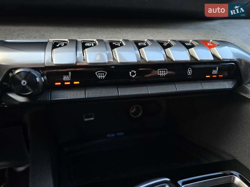 Внедорожник / Кроссовер Peugeot 5008 2021 в Калуше