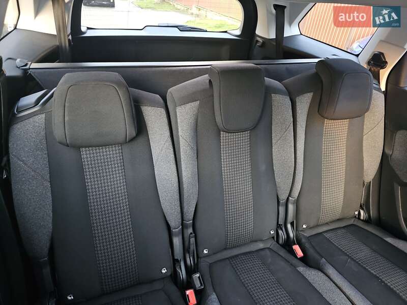 Позашляховик / Кросовер Peugeot 5008 2018 в Стрию