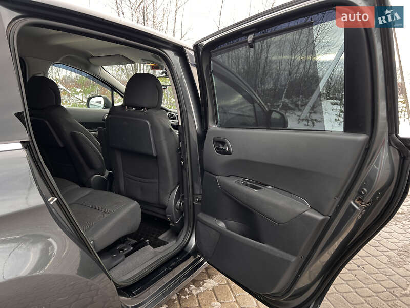 Микровэн Peugeot 5008 2014 в Львове фото 21 Микровэн Peugeot 5008 2014 в Львове