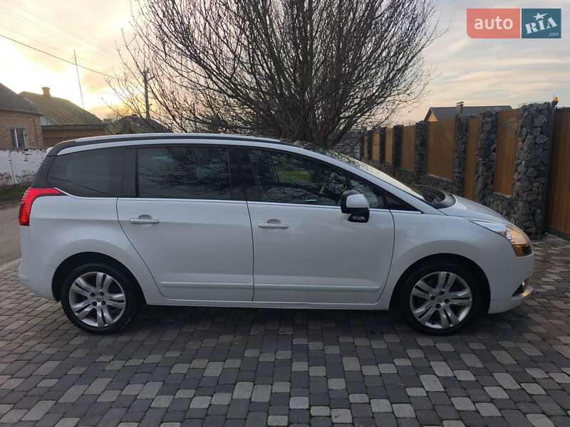 Микровэн Peugeot 5008 2011 в Полтаве фото 5 Микровэн Peugeot 5008 2011 в Полтаве