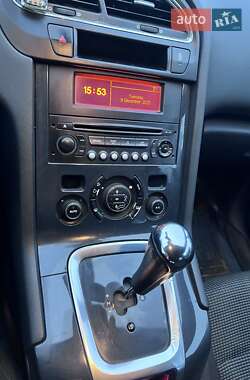 Микровэн Peugeot 5008 2011 в Городковке