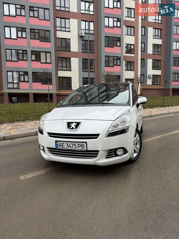 Peugeot 5008 2011 Peugeot 5008 2011