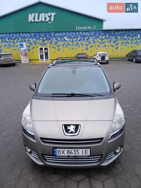 Peugeot 5008 2012
