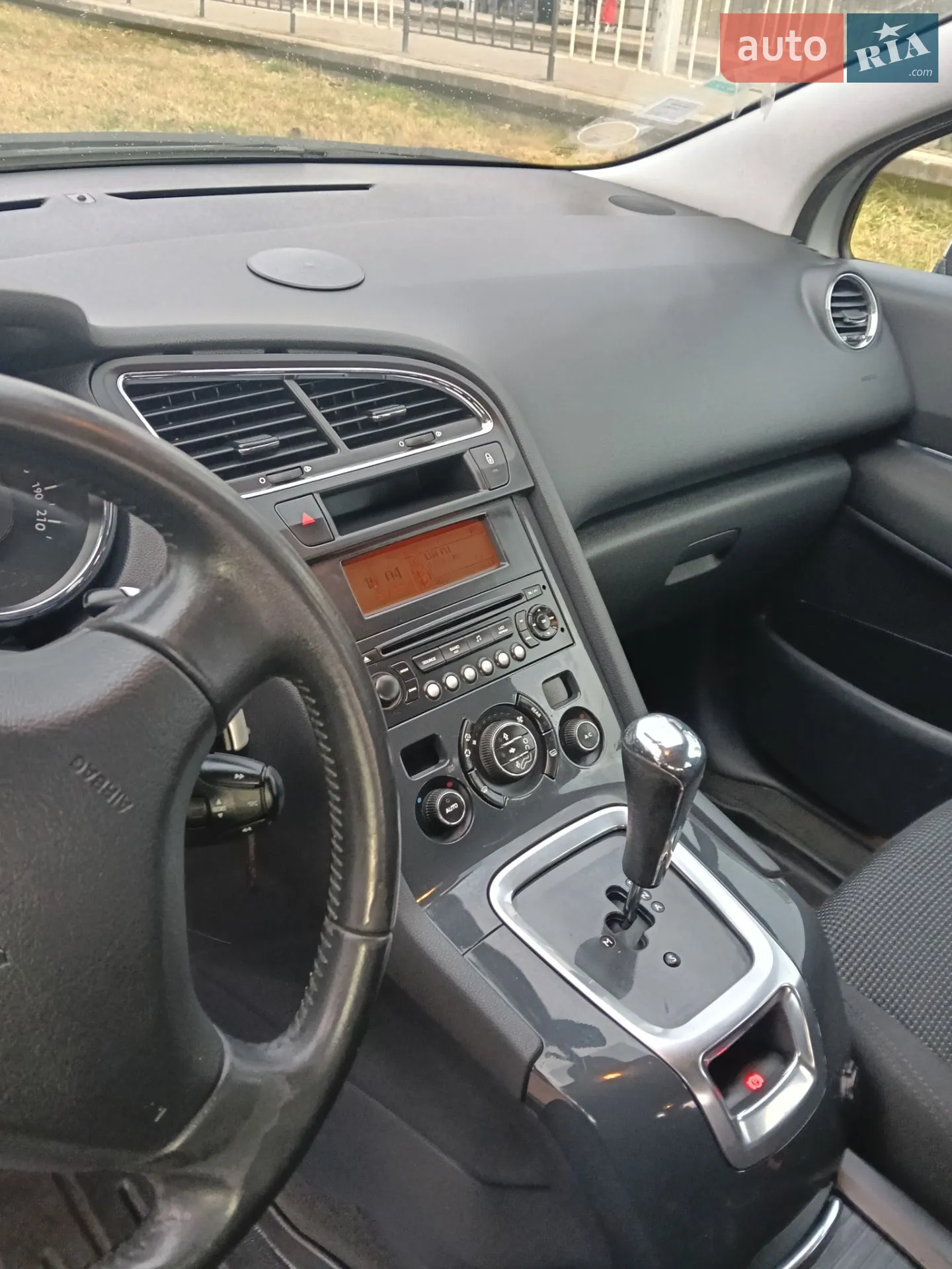 2010 Peugeot 5008 - мініатюра 9