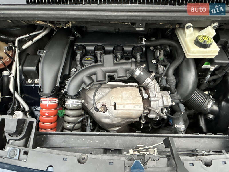 Мікровен Peugeot 5008 2011 в Полтаві