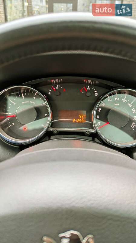 Мікровен Peugeot 5008 2011 в Івано-Франківську