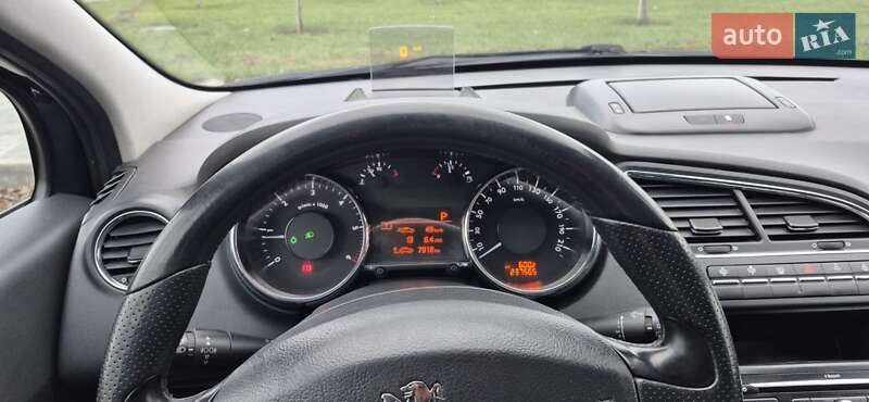 Микровэн Peugeot 5008 2010 в Киеве