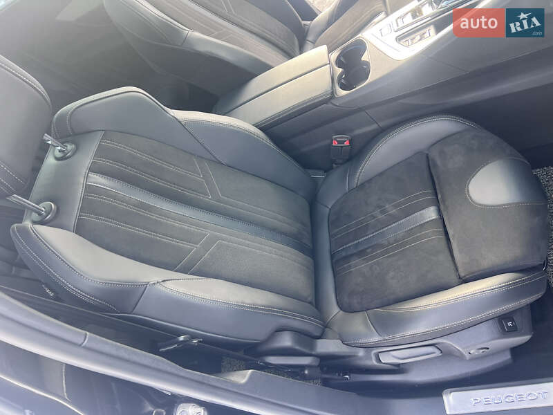 Позашляховик / Кросовер Peugeot 5008 2021 в Полтаві