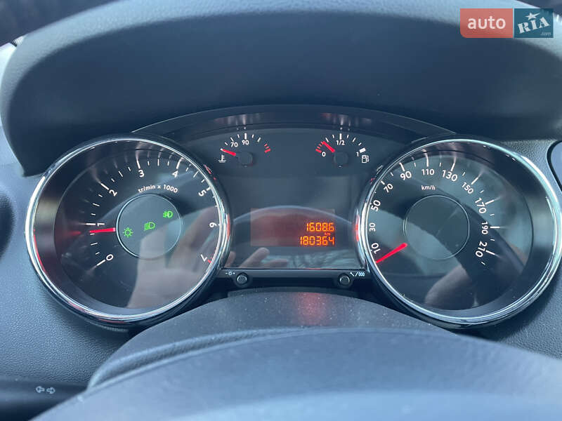 Микровэн Peugeot 5008 2010 в Почаеве