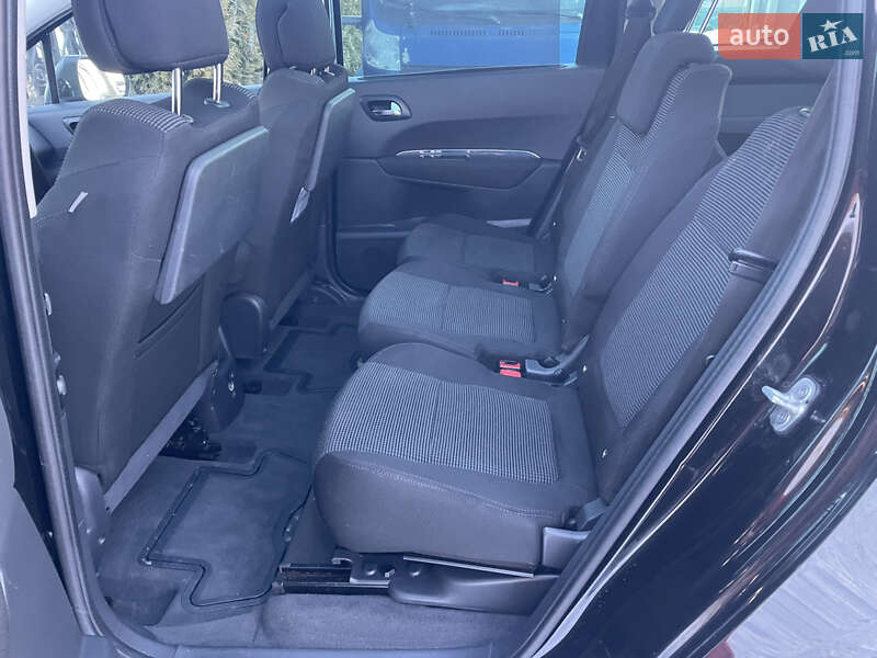 Микровэн Peugeot 5008 2010 в Почаеве