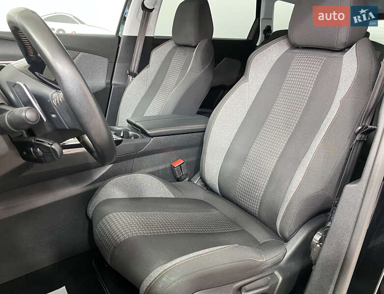 Внедорожник / Кроссовер Peugeot 5008 2020 в Львове