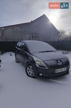 Микровэн Peugeot 5008 2013 в Каменец-Подольском