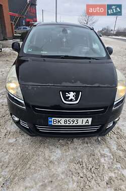 Мікровен Peugeot 5008 2011 в Кременці