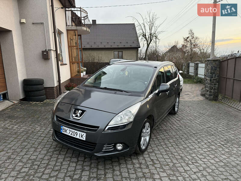 Peugeot 5008 2013