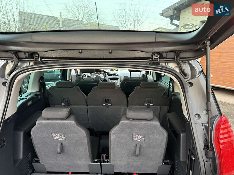Микровэн Peugeot 5008 2013 в Дубно