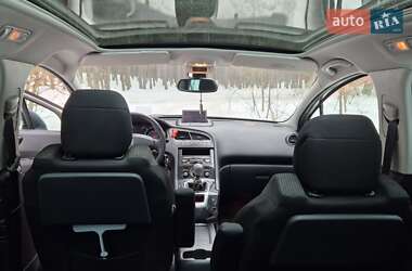Мікровен Peugeot 5008 2011 в Вараші