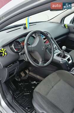 Микровэн Peugeot 5008 2011 в Звенигородке