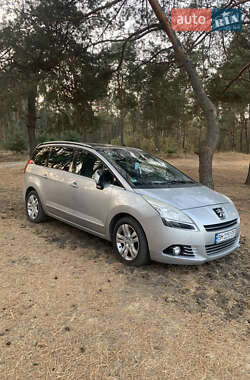 Микровэн Peugeot 5008 2011 в Сумах