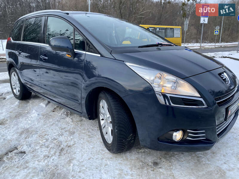 Микровэн Peugeot 5008 2012 в Львове