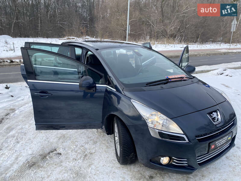 Микровэн Peugeot 5008 2012 в Львове