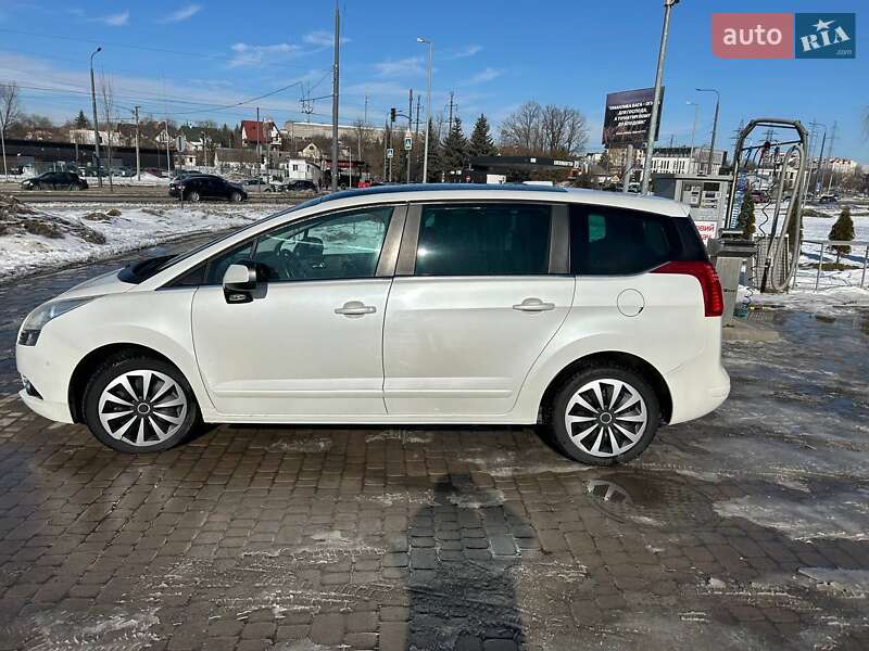 Микровэн Peugeot 5008 2012 в Львове
